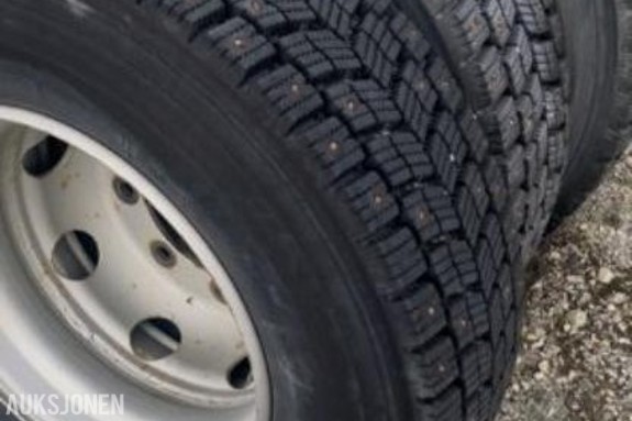 2015 Vinterdekk 285/70R 19 driv 4 stk