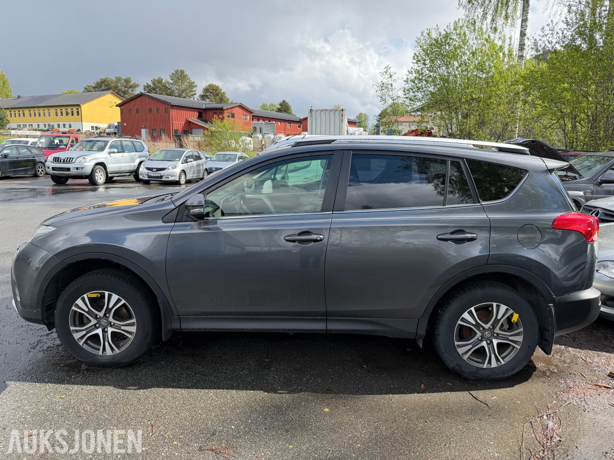 2015 Toyota RAV4 2.0-152 4WD / Servicehistorikk / Hengerfeste / Automat