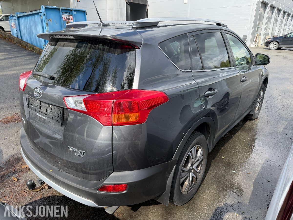 2015 Toyota RAV4 2.0-152 4WD / Servicehistorikk / Hengerfeste / Automat
