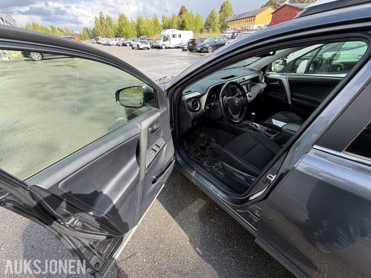 2015 Toyota RAV4 2.0-152 4WD / Servicehistorikk / Hengerfeste / Automat