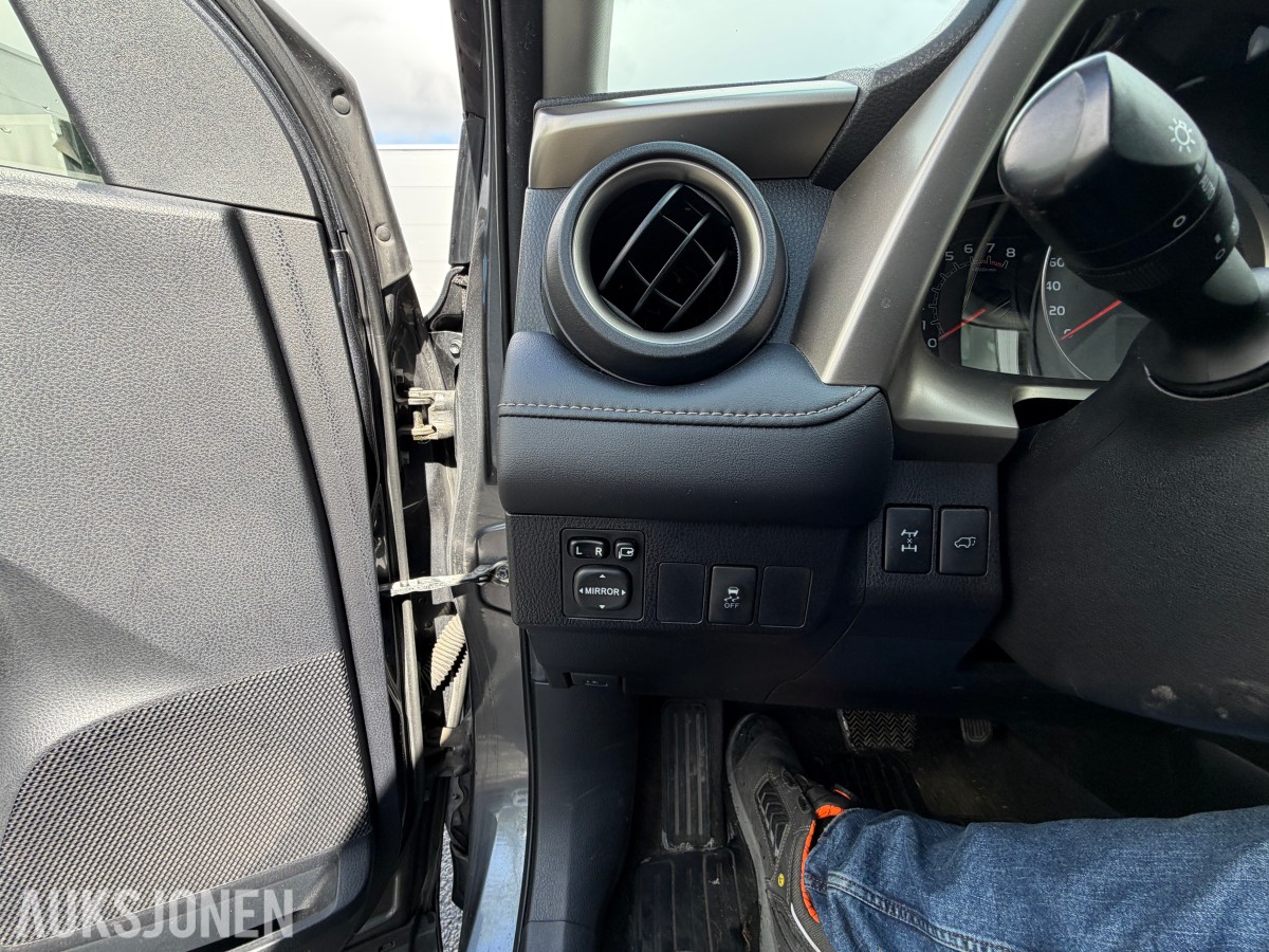 2015 Toyota RAV4 2.0-152 4WD / Servicehistorikk / Hengerfeste / Automat