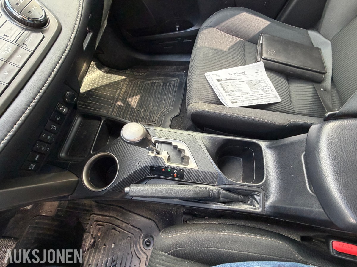 2015 Toyota RAV4 2.0-152 4WD / Servicehistorikk / Hengerfeste / Automat