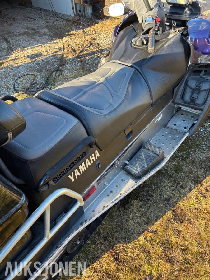 2005 Yamaha Viking snøscooter med pulk og slede