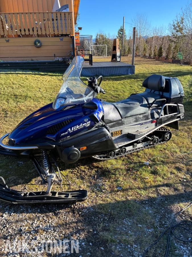 2005 Yamaha Viking snøscooter med pulk og slede