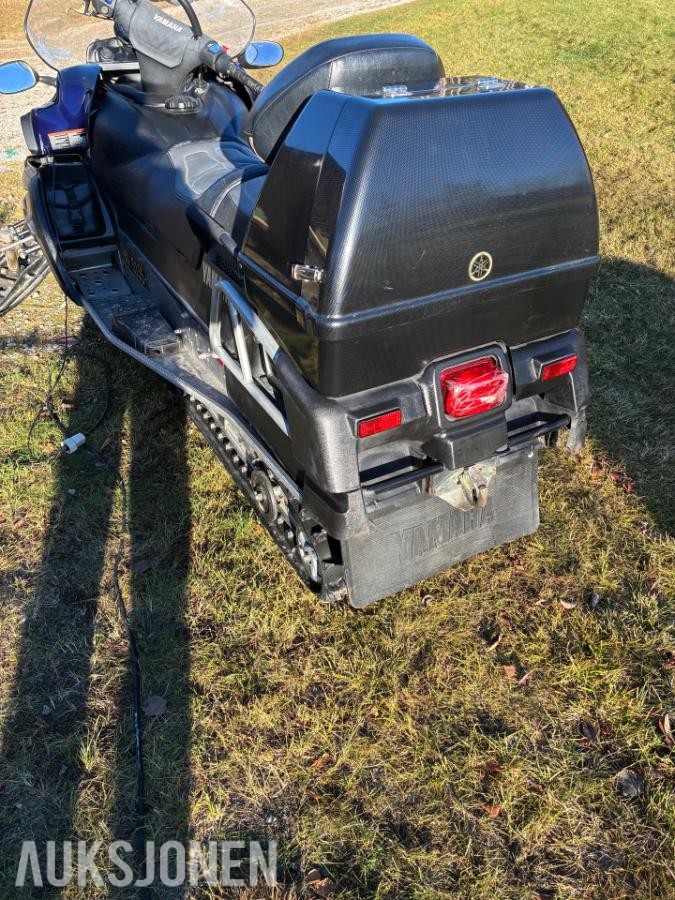 2005 Yamaha Viking snøscooter med pulk og slede