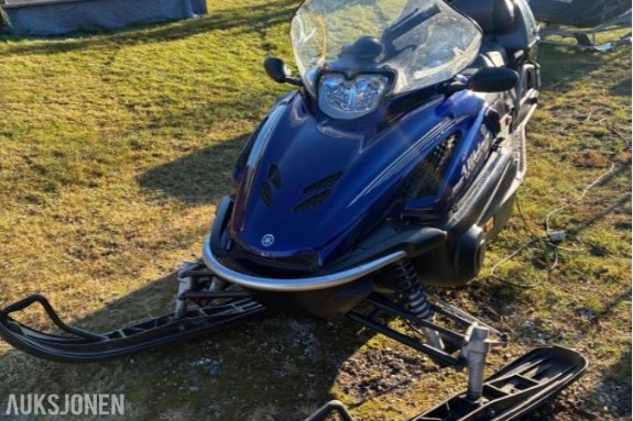 2005 Yamaha Viking snøscooter med pulk og slede