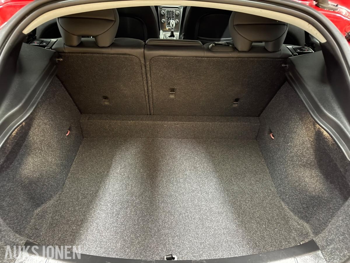 2013 Volvo V40, D2*114HK*MYE UTSTYR*NORSK*1-EIER*NY SERVICE+EU*, 137000km