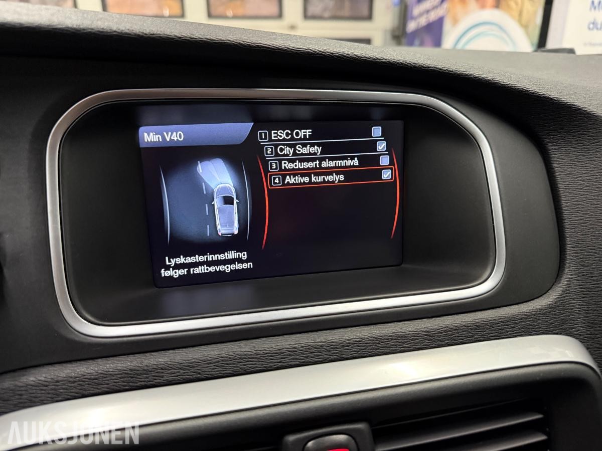 2013 Volvo V40, D2*114HK*MYE UTSTYR*NORSK*1-EIER*NY SERVICE+EU*, 137000km