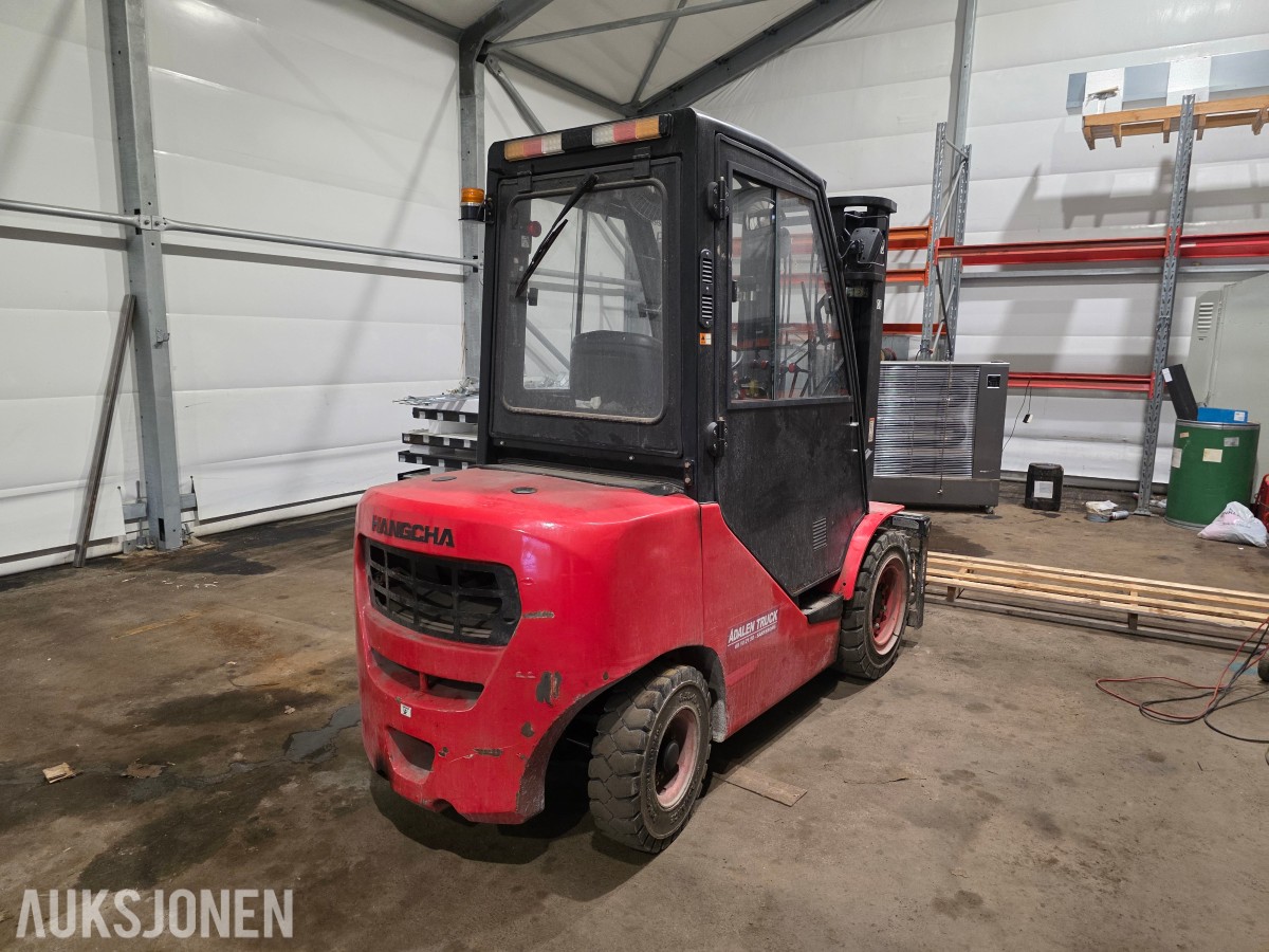 2014 Hangcha CPCD30 dieseltruck 3 tonn kun 1072 timer