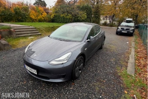 2019 Tesla Model 3 Long Range AWD Stealth Performance Autopilot, Hengerfeste, Premium interiør