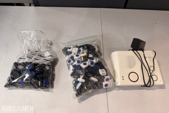 Parti med Climax WTRS2 alarmsmykker og GX-8-EX 4G basestasjoner
