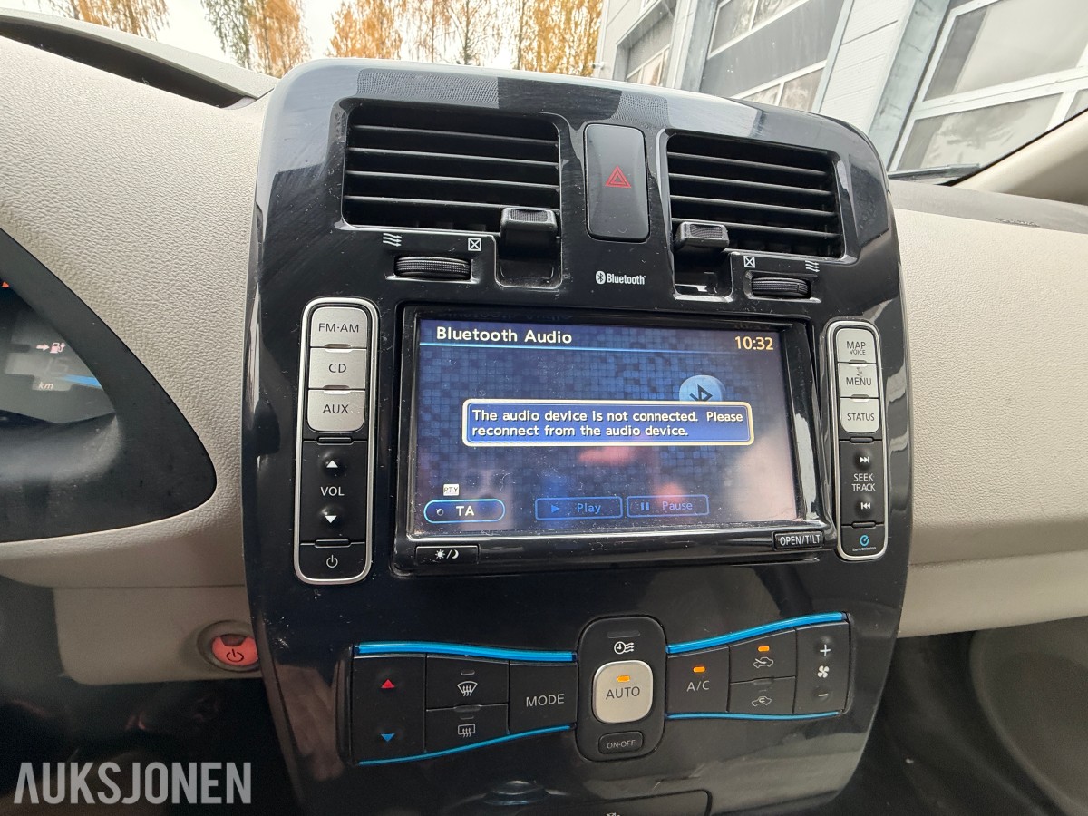 2012 Nissan LEAF / Ryggekamera