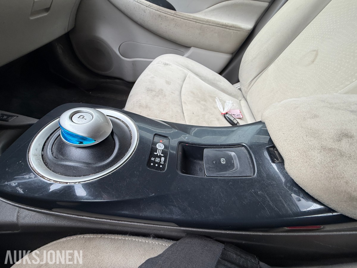 2012 Nissan LEAF / Ryggekamera