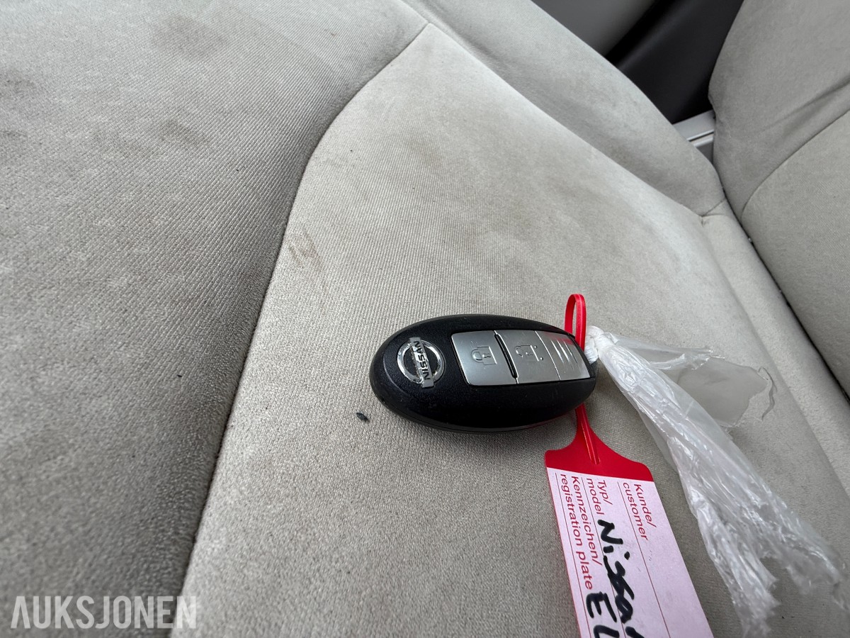 2012 Nissan LEAF / Ryggekamera