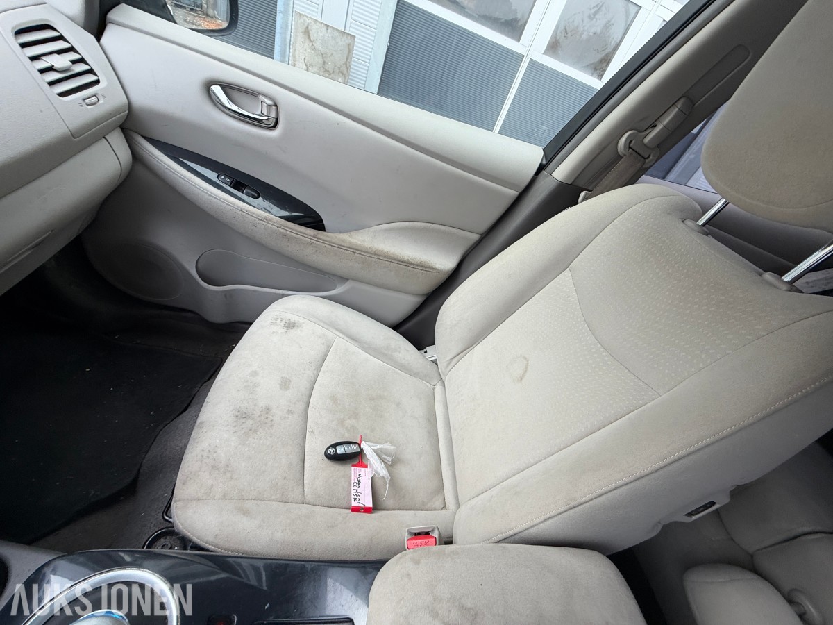 2012 Nissan LEAF / Ryggekamera