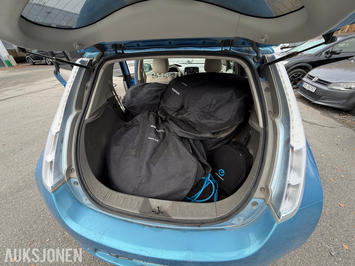 2012 Nissan LEAF / Ryggekamera