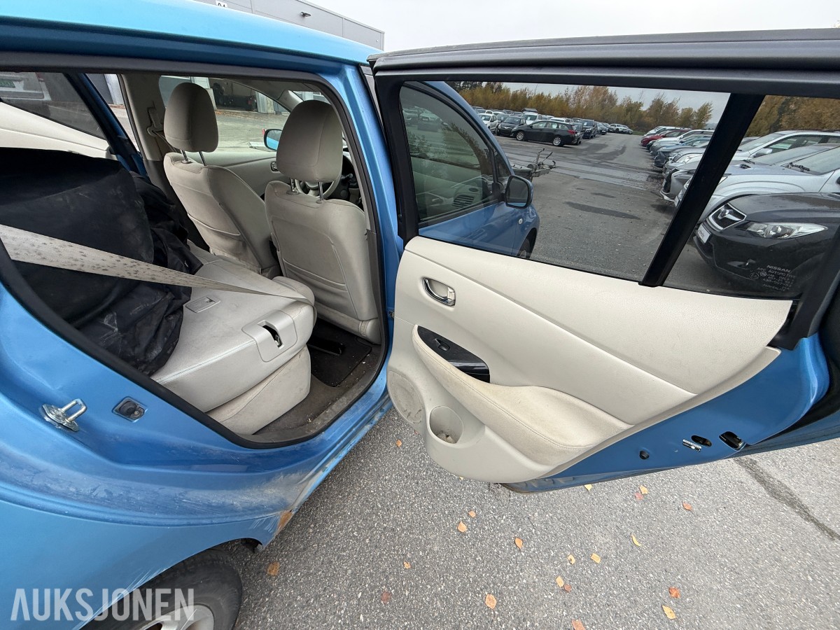 2012 Nissan LEAF / Ryggekamera