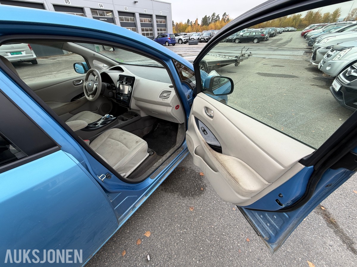2012 Nissan LEAF / Ryggekamera