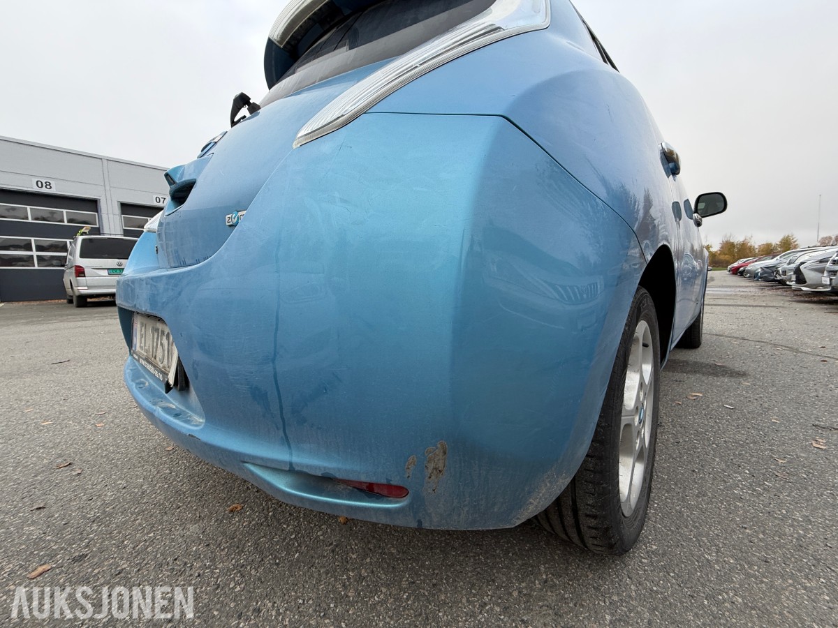 2012 Nissan LEAF / Ryggekamera
