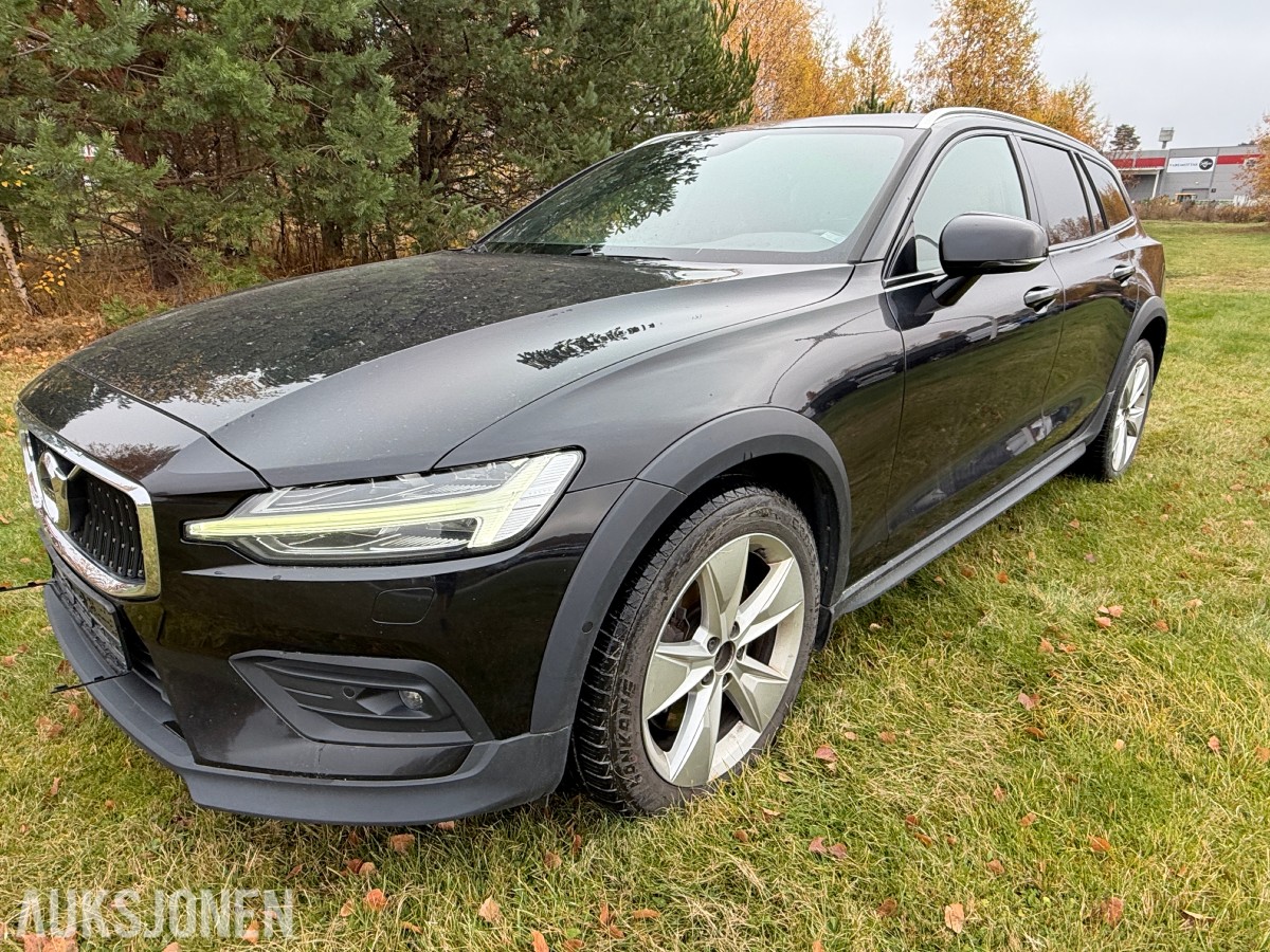 2020 Volvo V60 Cross Country D4 190hk AWD / Automat / El.bakluke / R.kamera