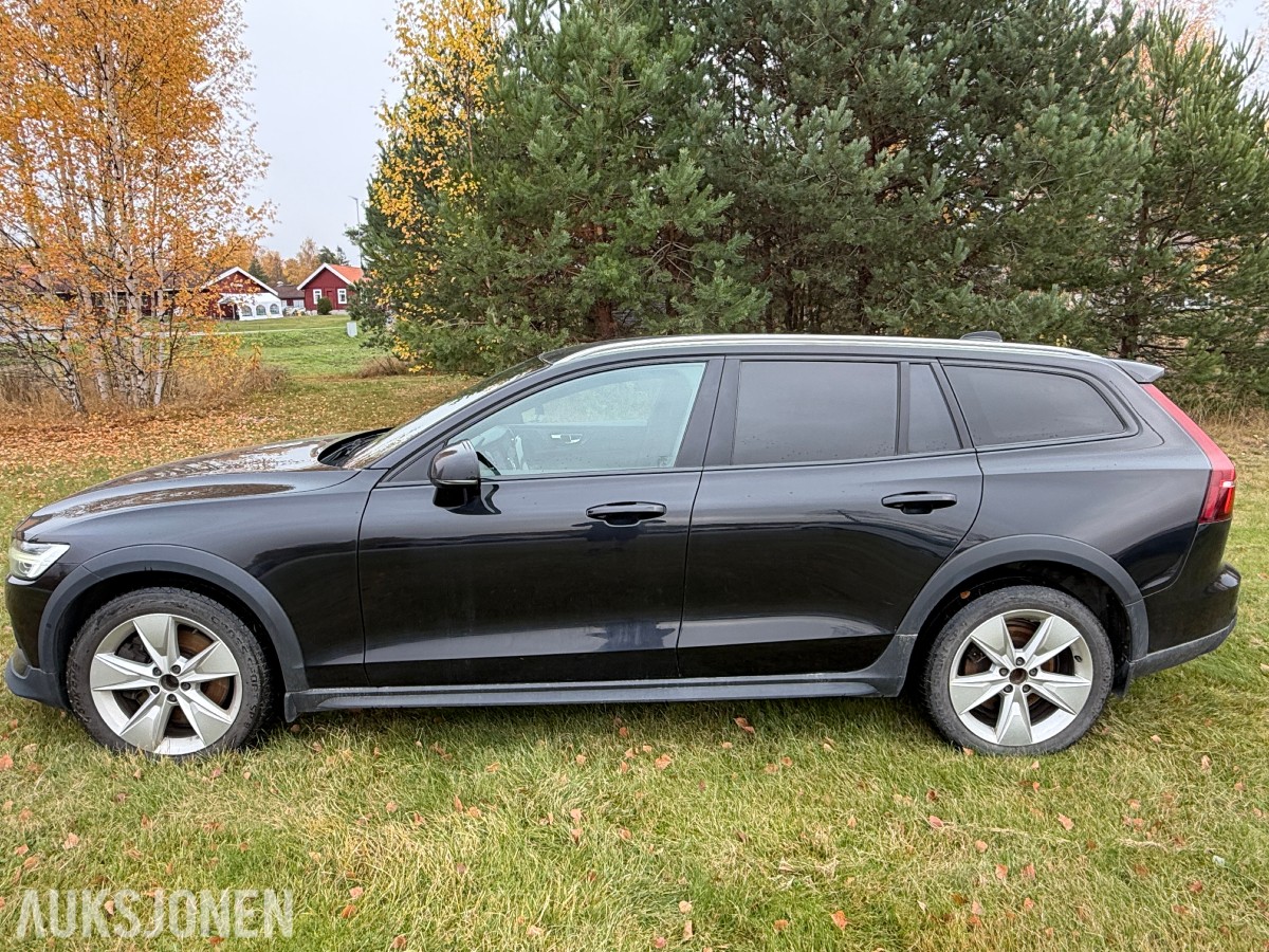 2020 Volvo V60 Cross Country D4 190hk AWD / Automat / El.bakluke / R.kamera