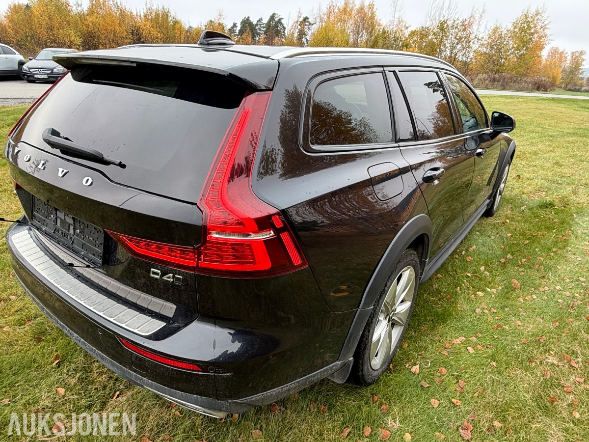2020 Volvo V60 Cross Country D4 190hk AWD / Automat / El.bakluke / R.kamera