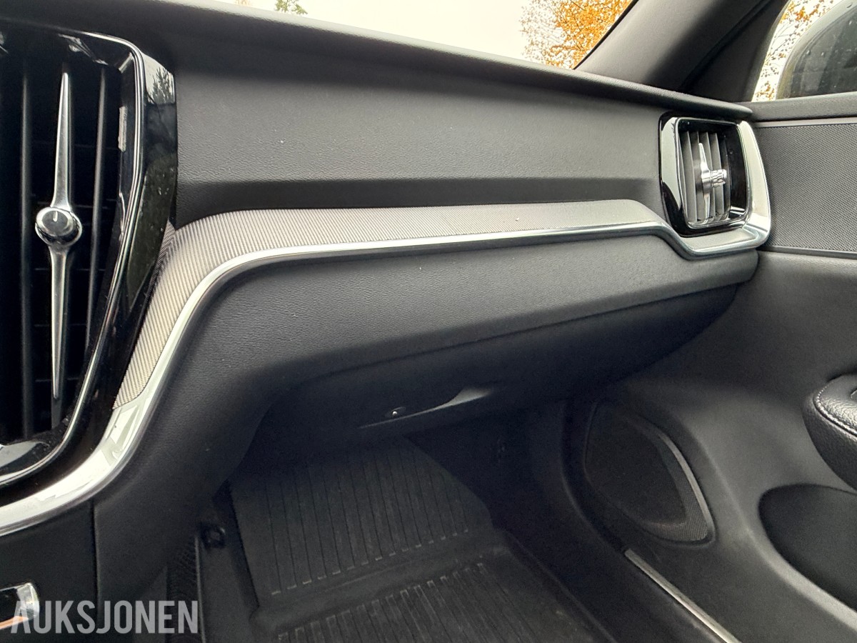 2020 Volvo V60 Cross Country D4 190hk AWD / Automat / El.bakluke / R.kamera