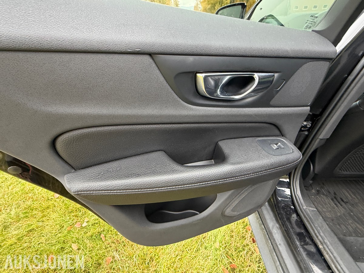 2020 Volvo V60 Cross Country D4 190hk AWD / Automat / El.bakluke / R.kamera
