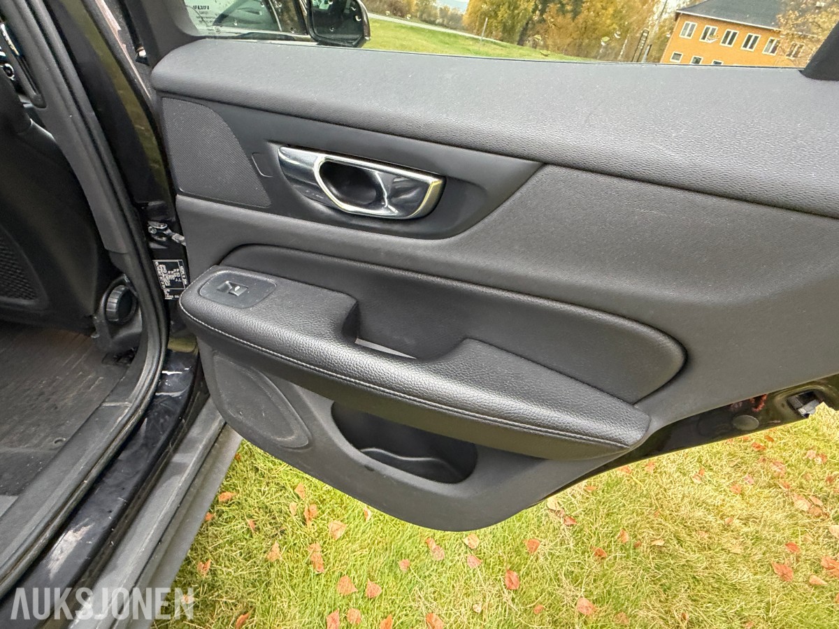 2020 Volvo V60 Cross Country D4 190hk AWD / Automat / El.bakluke / R.kamera