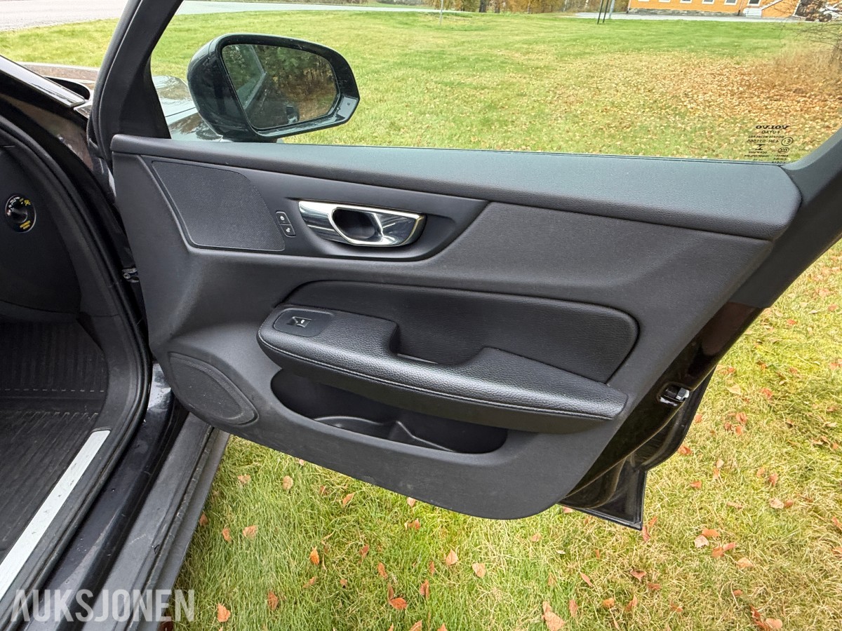 2020 Volvo V60 Cross Country D4 190hk AWD / Automat / El.bakluke / R.kamera