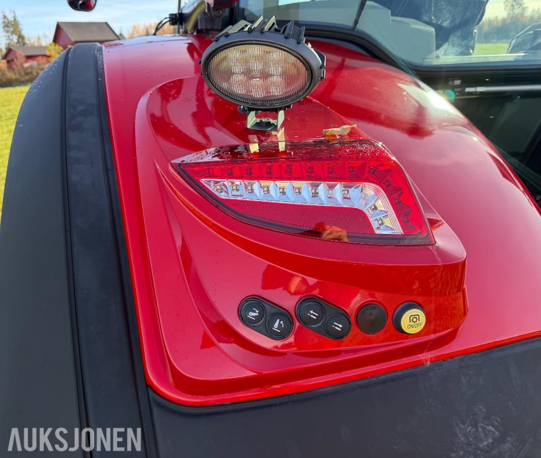 2020 Massey Ferguson 8735