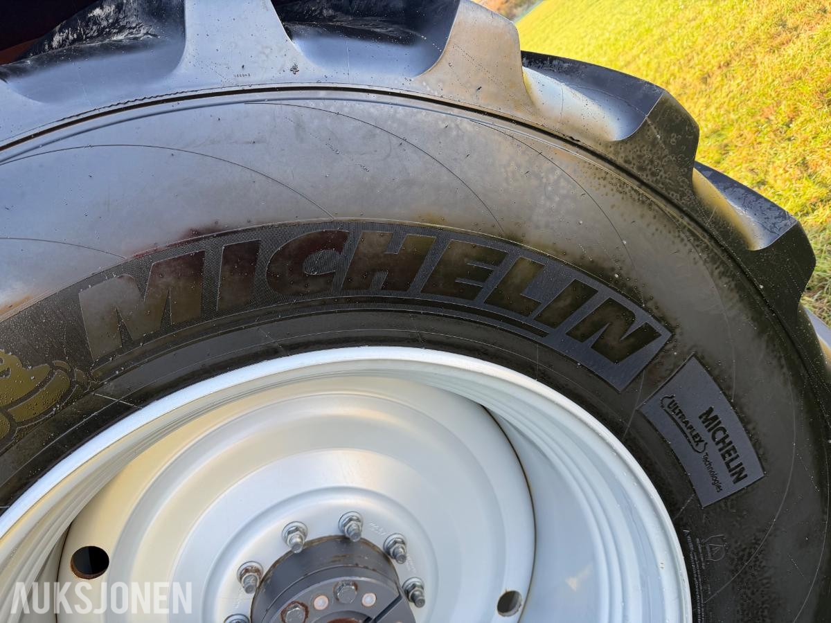 2020 Massey Ferguson 8735
