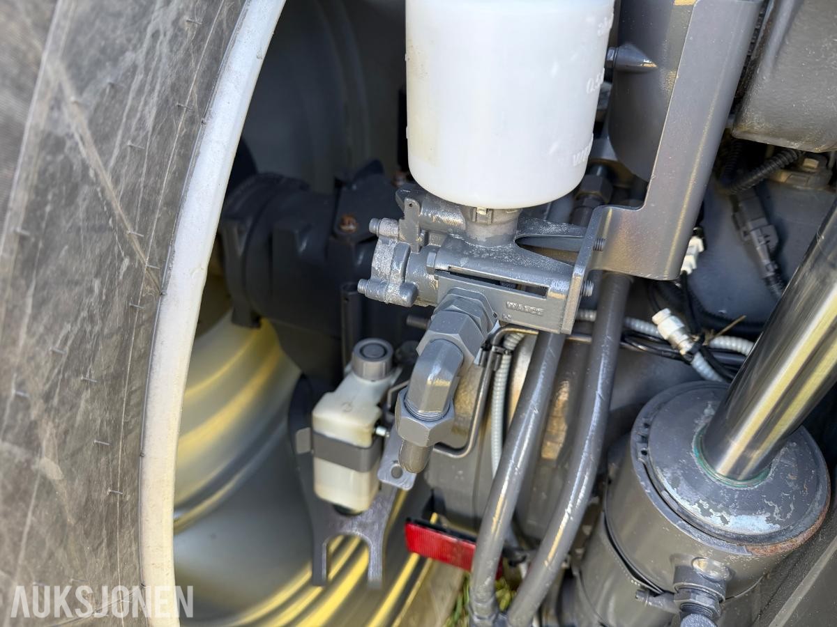 2020 Massey Ferguson 8735