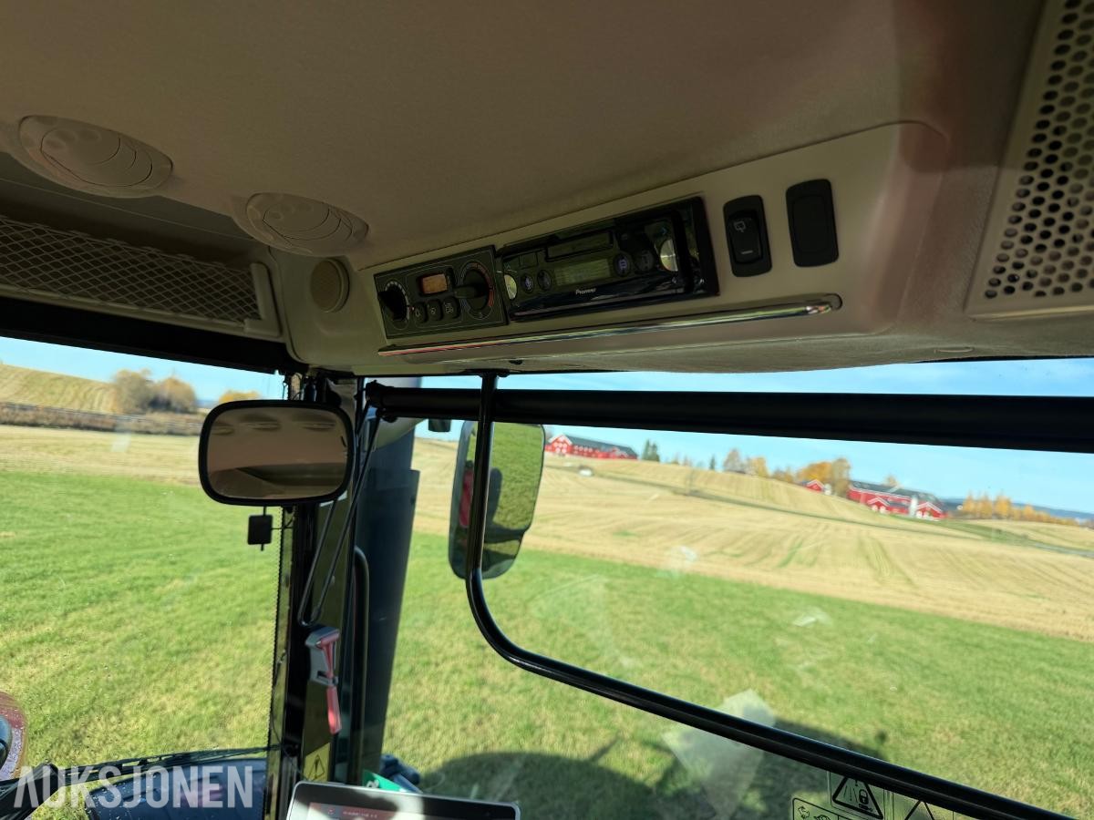 2020 Massey Ferguson 8735