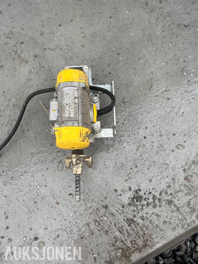 2017 Wacker Neuson Omformer+veggvibrator