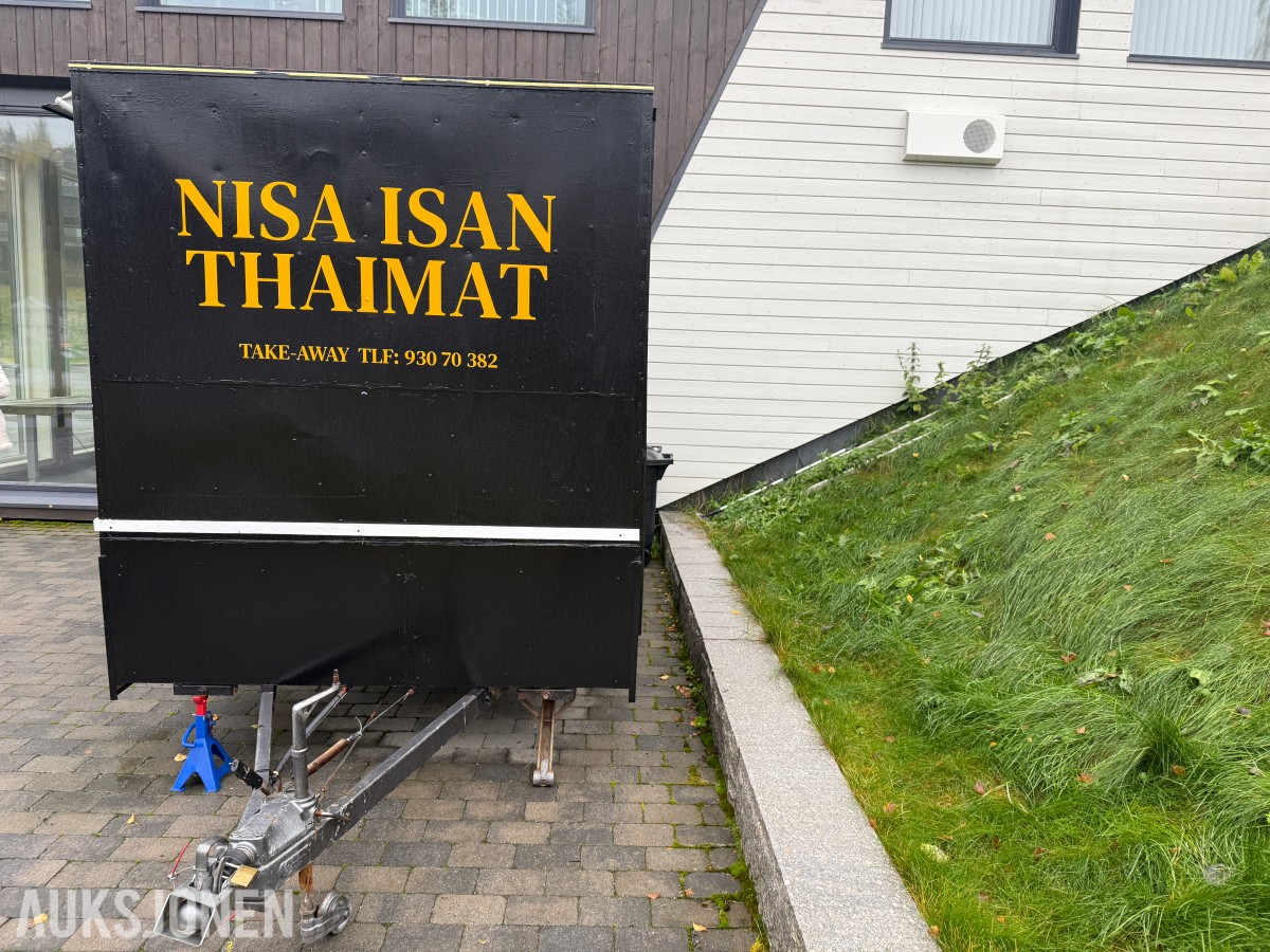 Matvogn med innredning og utstyr medfølger