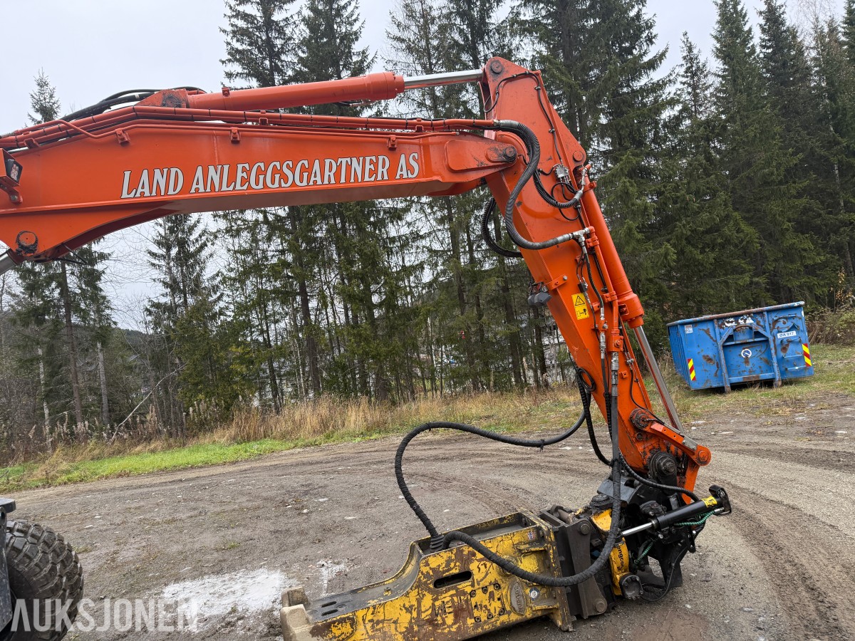 2023 Hitachi 135W Hjulmaskin m/skjær-tiltrotator og Tilhenger