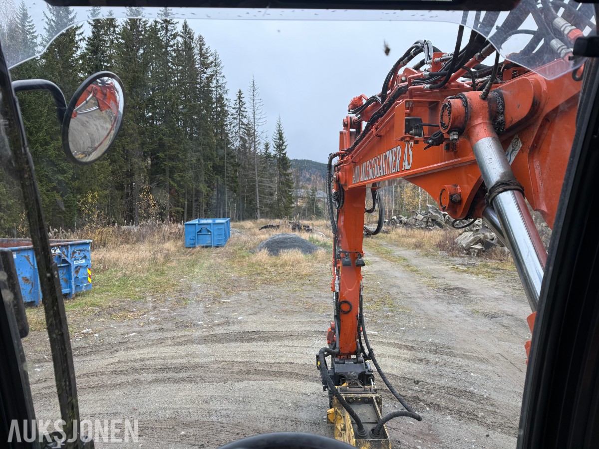 2023 Hitachi 135W Hjulmaskin m/skjær-tiltrotator og Tilhenger