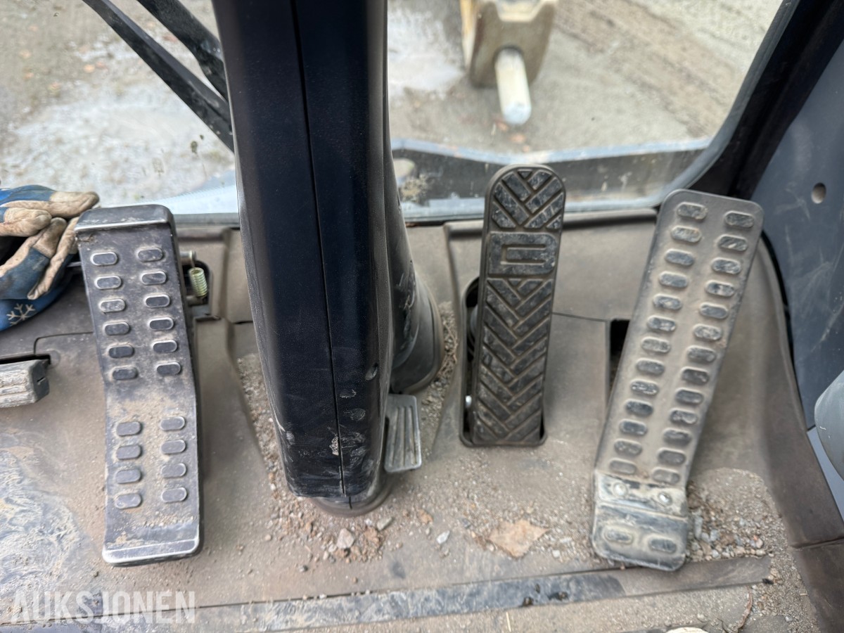2023 Hitachi 135W Hjulmaskin m/skjær-tiltrotator og Tilhenger
