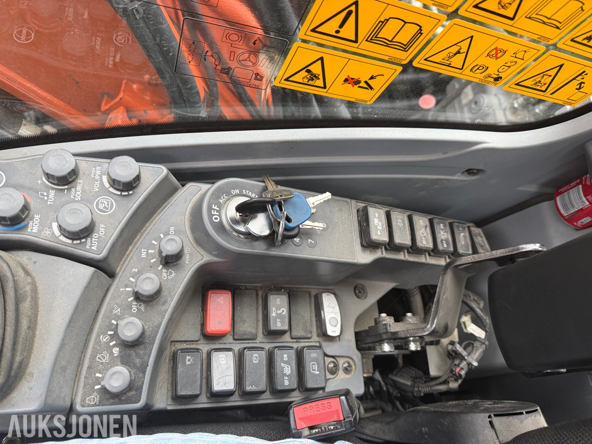 2023 Hitachi 135W Hjulmaskin m/skjær-tiltrotator og Tilhenger