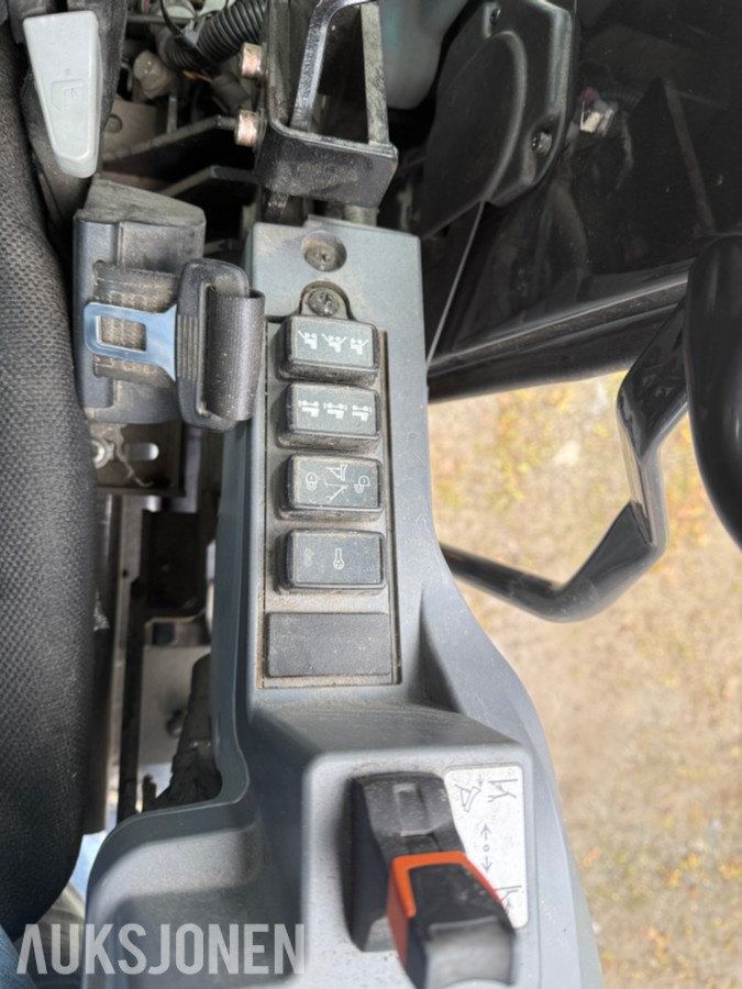 2023 Hitachi 135W Hjulmaskin m/skjær-tiltrotator og Tilhenger