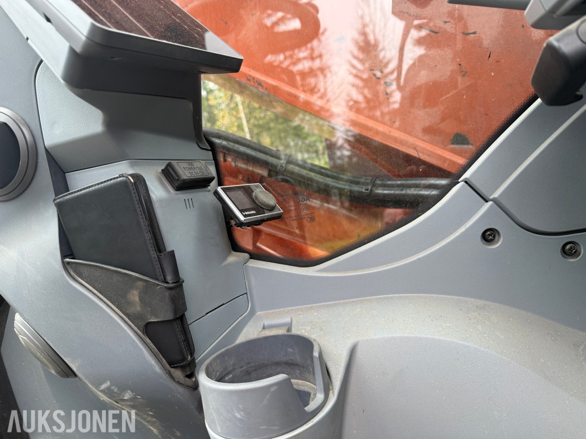 2023 Hitachi 135W Hjulmaskin m/skjær-tiltrotator og Tilhenger