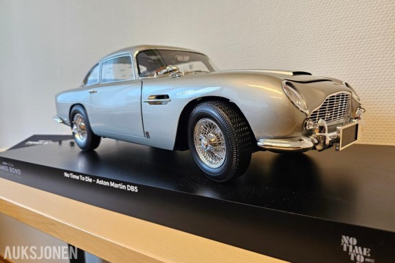 2025 Aston Martin DB5 No time to die - James bond