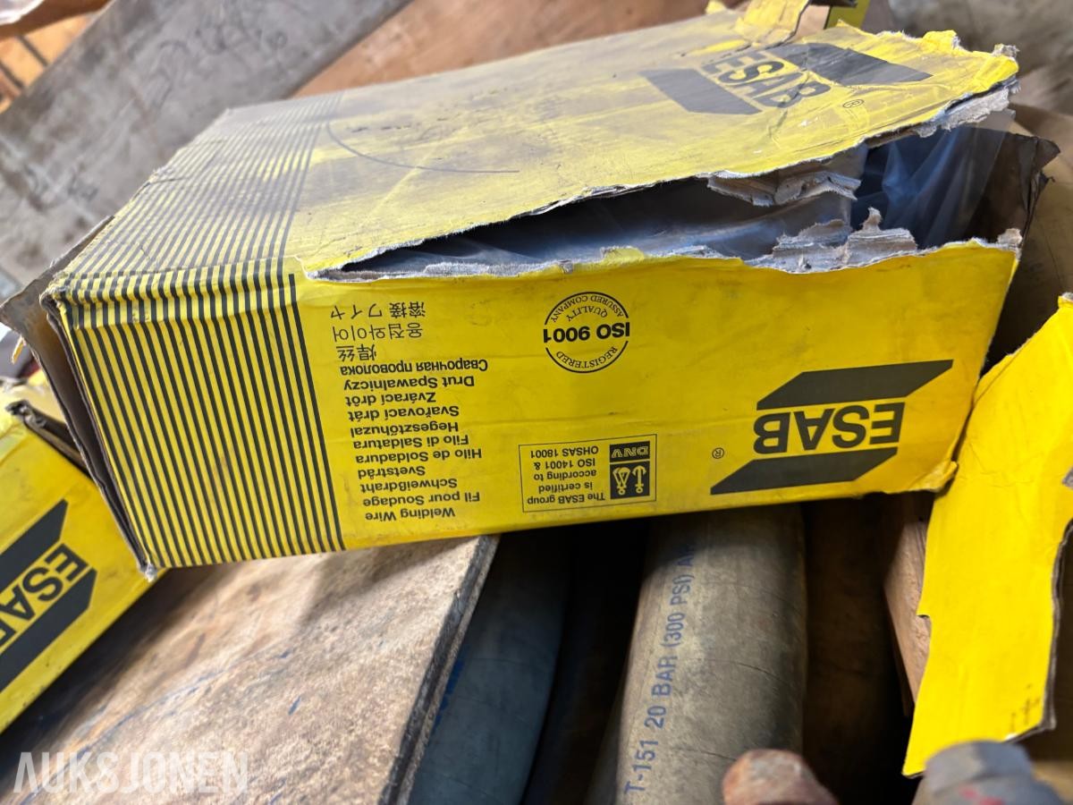3 paller med utstyr 300bar luftslange, Jetchisel nålepikkere, luftverktøy og sveisetråd