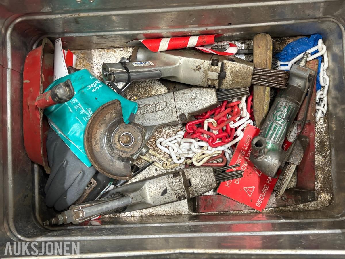3 paller med utstyr 300bar luftslange, Jetchisel nålepikkere, luftverktøy og sveisetråd