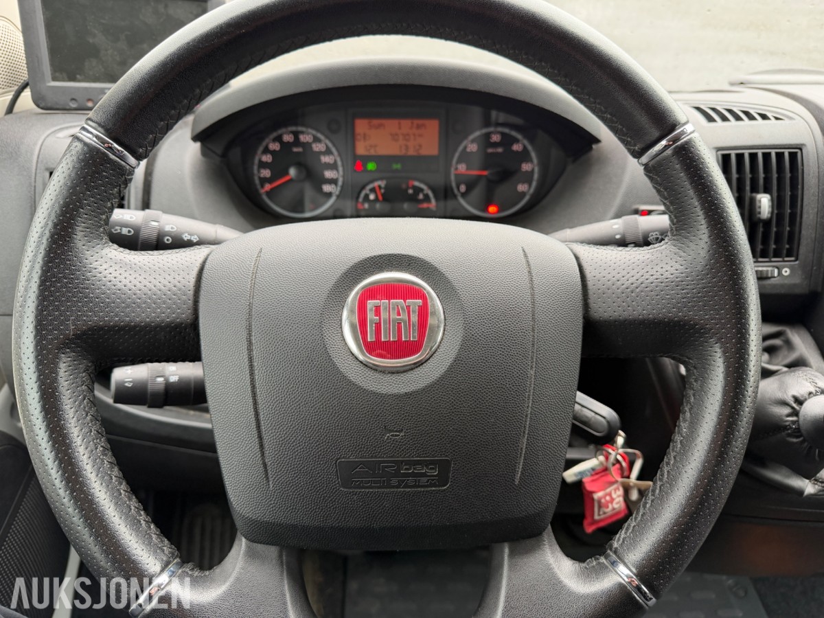 2014 Fiat Ducato 17-seters minibuss – reparasjonsobjekt