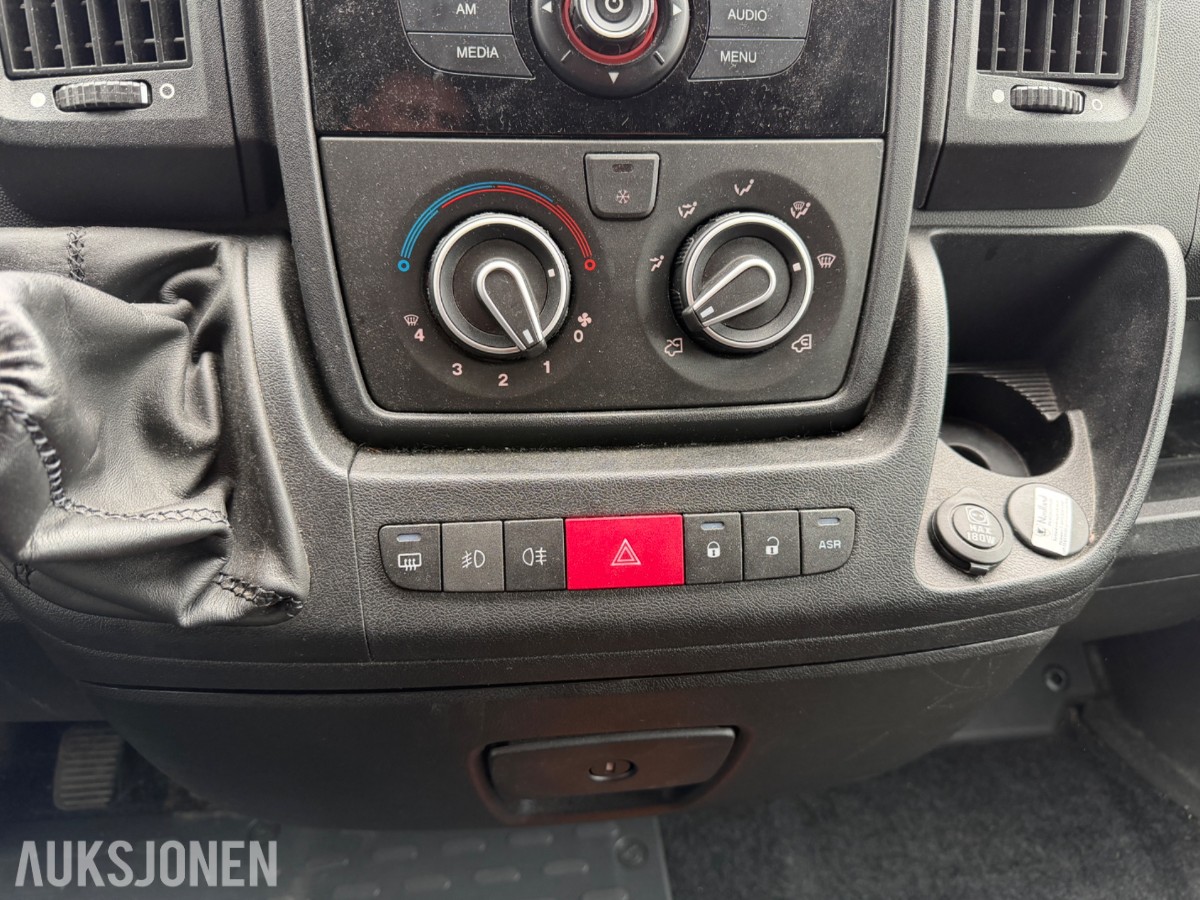 2014 Fiat Ducato 17-seters minibuss – reparasjonsobjekt