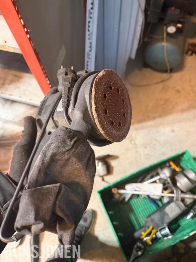 Palle med diverse verktøy – luftverktøy, avtrekkere, momentnøkler m.m. Selges samleT