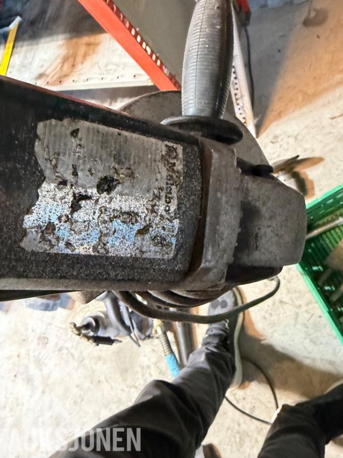 Palle med diverse verktøy – luftverktøy, avtrekkere, momentnøkler m.m. Selges samleT
