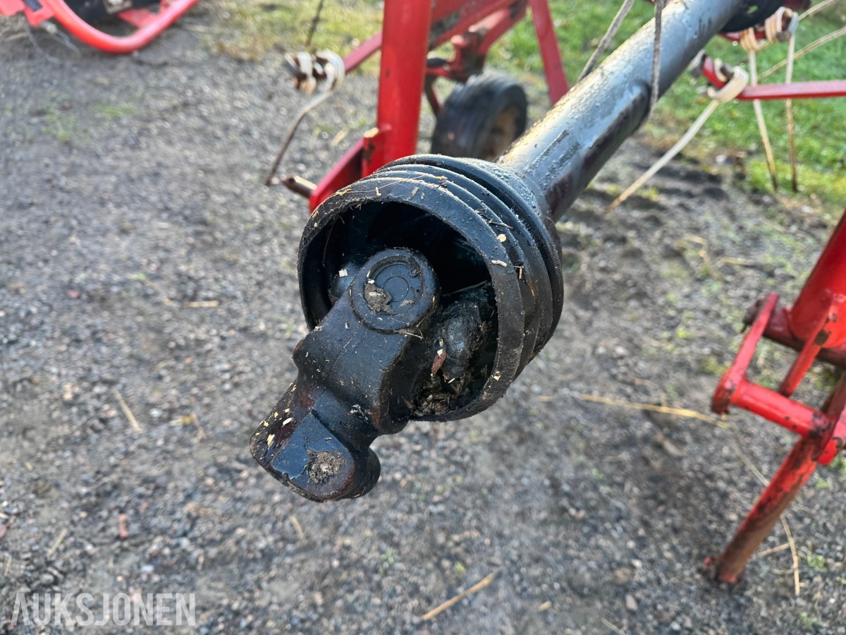 SIP SRO 2220 høyvender/river med to rotorer og PTO-aksel